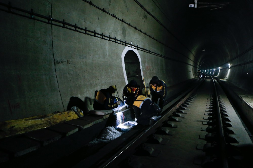 砀山铁路运营隧道病害现状